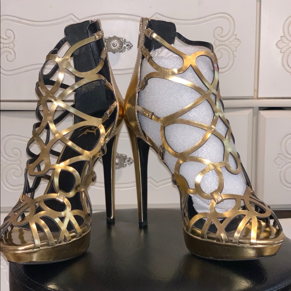 Shoes - Picture 3 of 3